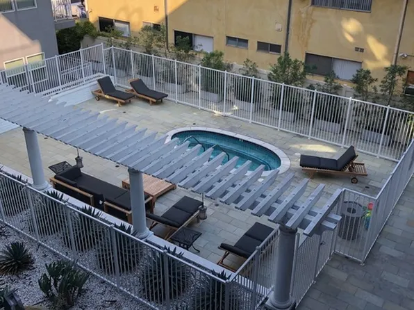 11925 Kling St APT 207, Valley Village, CA 91607