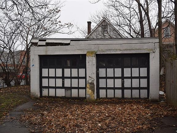 4th image of 40 Dewey Ave