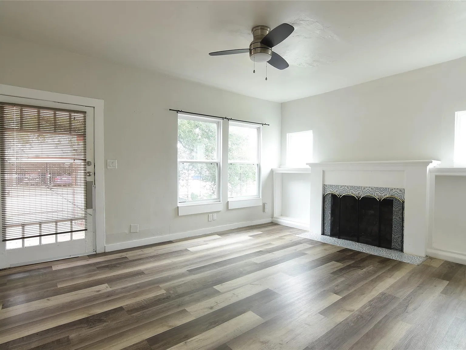 2 bed, 1.5 bath, 2080 sqft, $1,975 — Photo 3