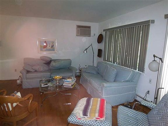3rd image of 9 James Pl