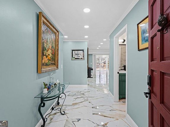 3rd image of 14 Westwood Cir SW