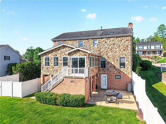 3rd image of 111 Janyce Dr