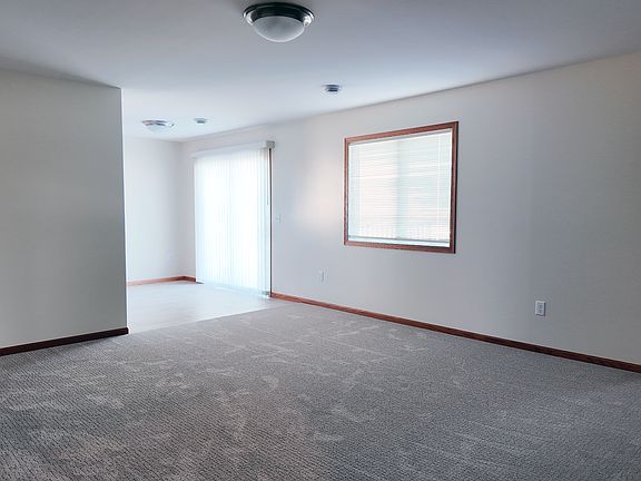 LVR / Dining / Storage