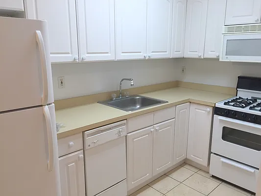 Rented by Salizzoni Realty | media 39