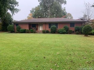 1201 Rogers Lake Rd, Kannapolis, NC 28081