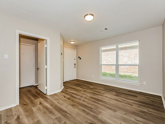 3rd image of 3037 San Martin Dr