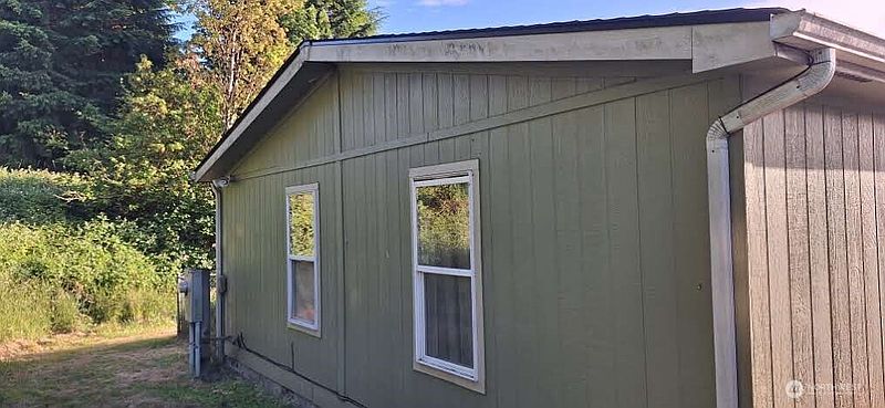 4th image of 1009 NE Soland Court