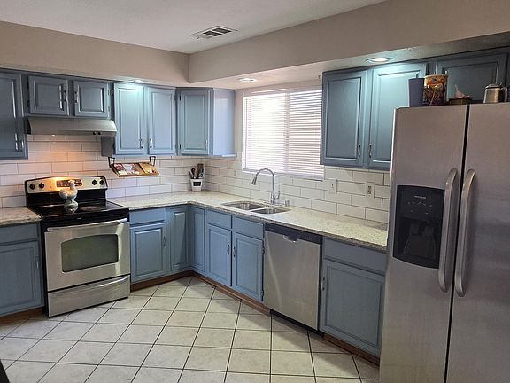 4th image of 2548 Twin Buttes Dr NE