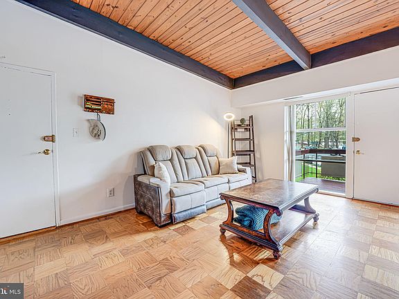 3rd image of 4325 Americana Dr APT 201