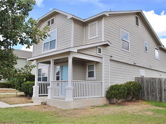 3rd image of 2408 Bluffstone Dr