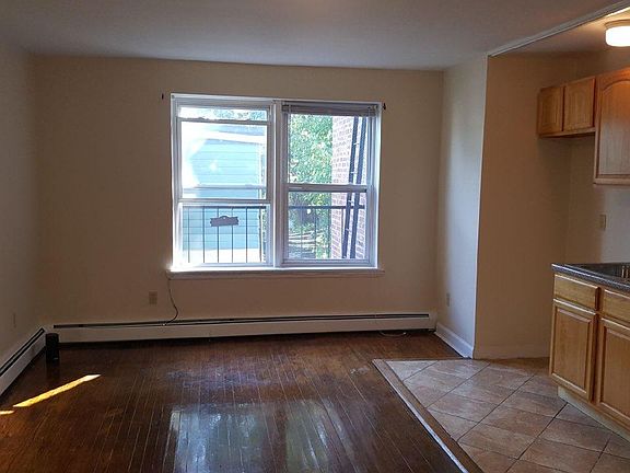 5th image of 323 Sanford Ave #209