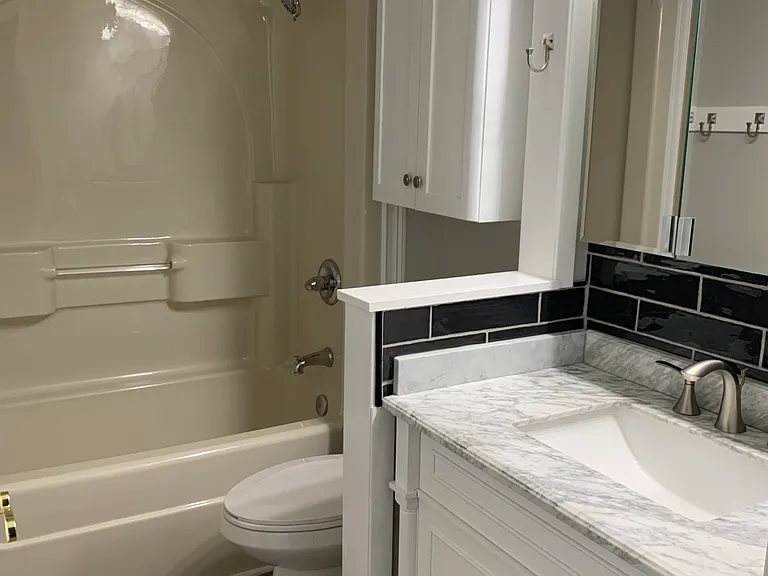 401 Vineyards Ct — Photo 5