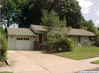 17 Melrose Ter, Middletown, NJ 07748