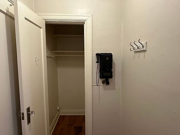 4th image of 1405 SE Belmont St APT 63