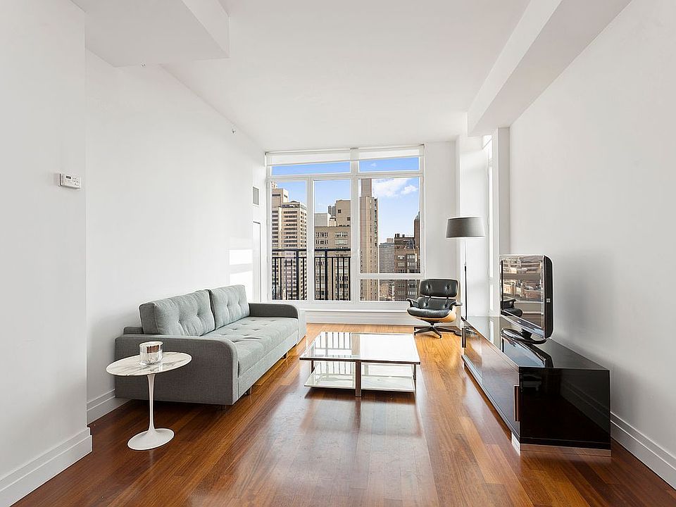 1st image of 45 Park Ave #Penthouse 03