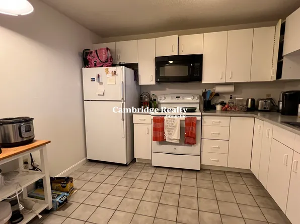 151 Beacon St #410, Somerville, MA 02143
