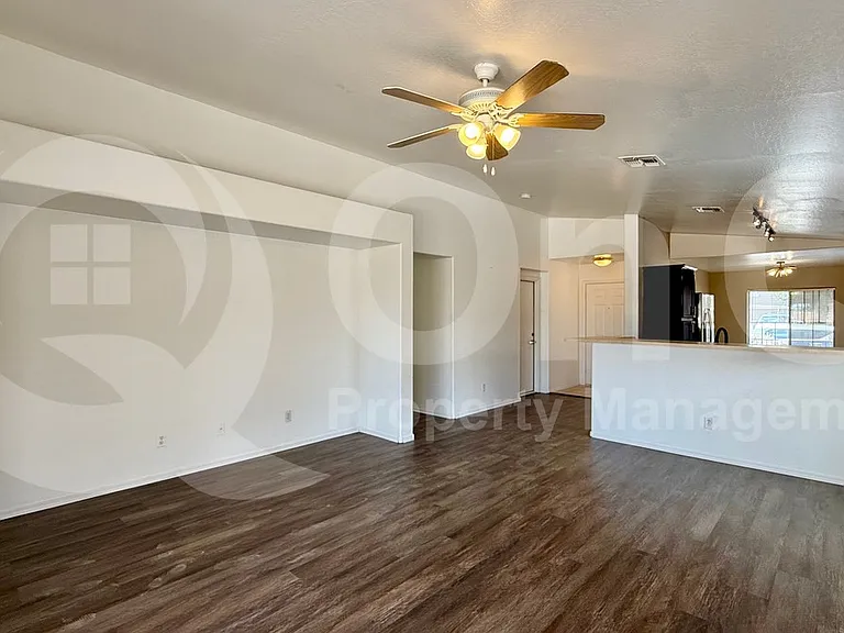 11738 W Flanagan St — Photo 7