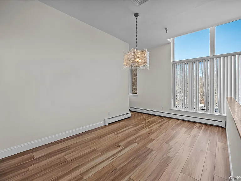 520 Ashford Ave #5 — Photo 8