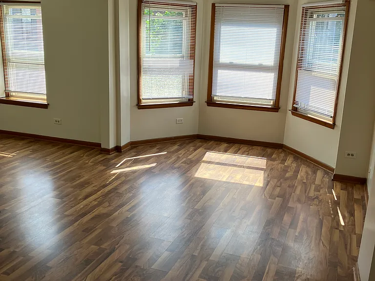 2347 S Oakley Ave #2 — Photo 2