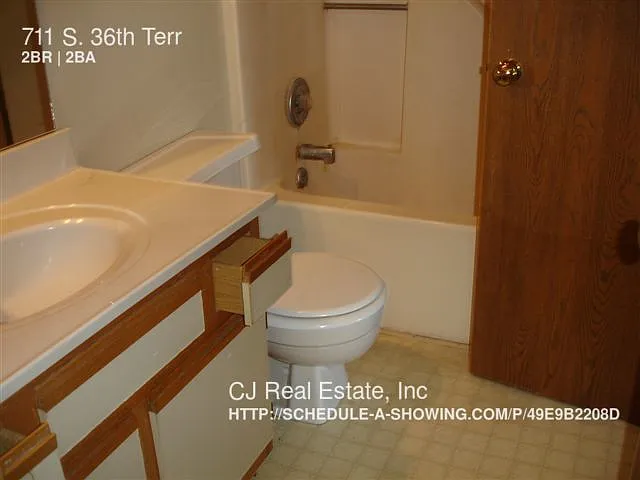 2 bed, 1.5 bath, $1,295 — Photo 4