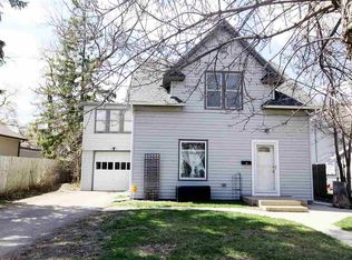 206 8th St SE, Minot, ND 58701
