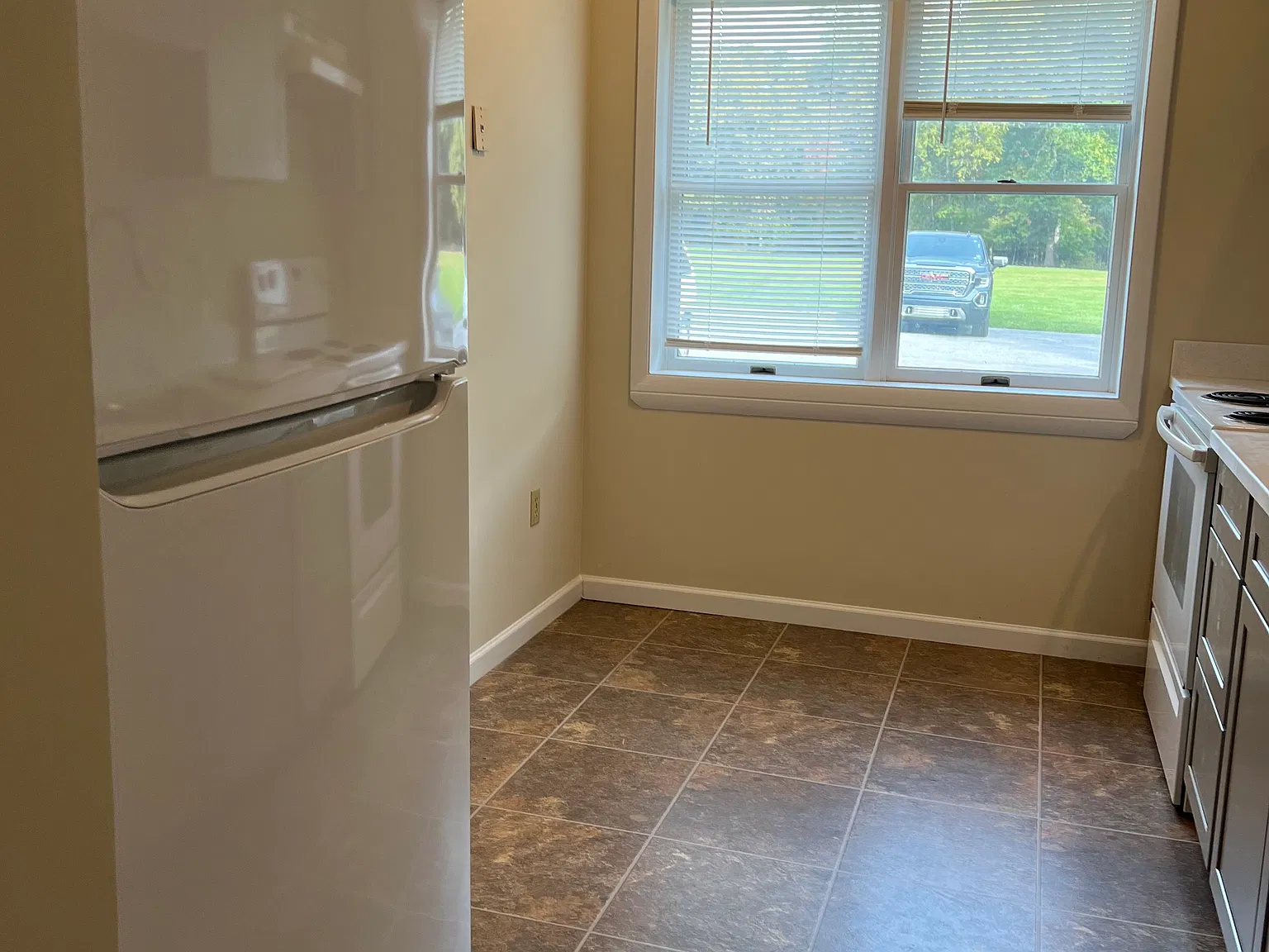 2 bed, 1.5 bath, 1100 sqft, $1,445 — Photo 3