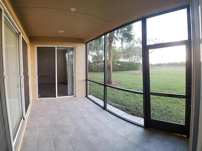 8207 NW 128th Ln #18-B — Photo 14