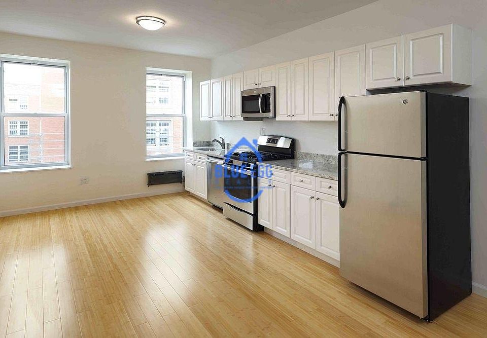 2nd image of 125 Brighton 11th St APT 3F