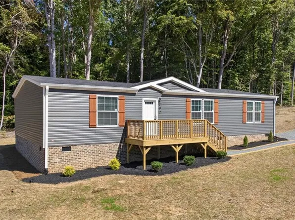 202 Christophers Ct, Lexington, NC 27295