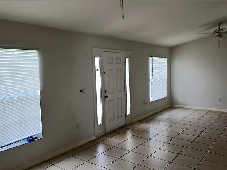 832 Palomino St E — Photo 3