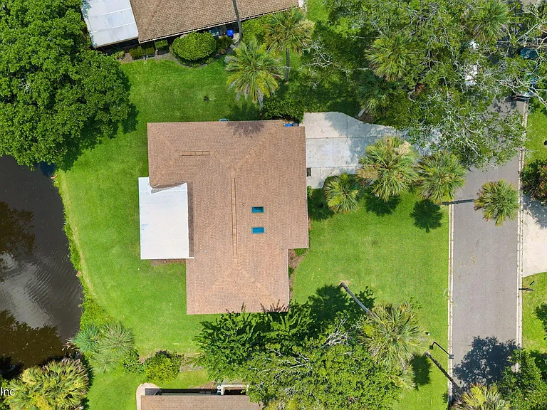 599 Alhambra Ln N — Photo 5