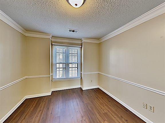 4th image of 4031 Birch Glen Dr