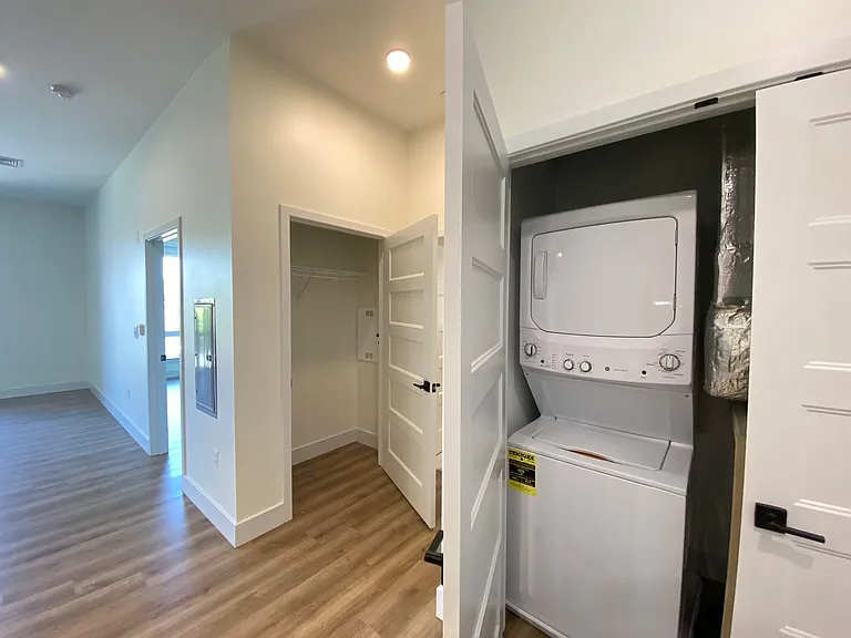One Park Apartments — Photo 54