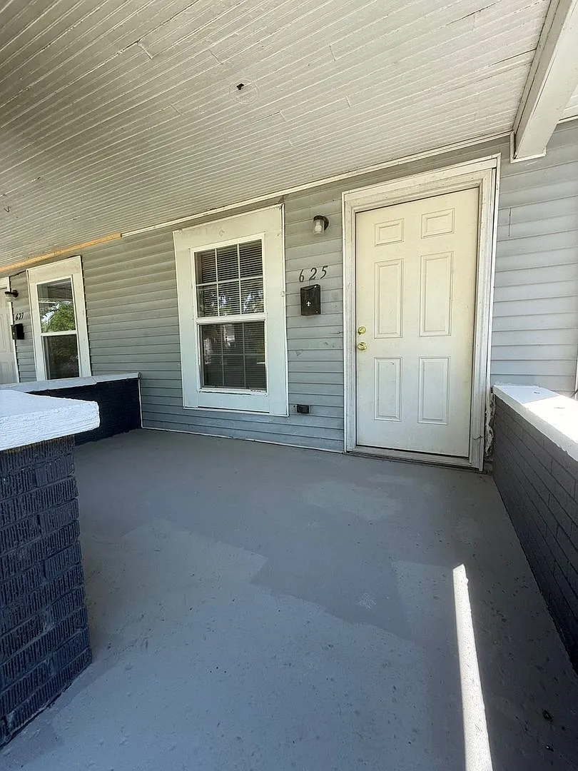 Newly Renovated 3BR/1BA Townhome near Downtown Indy — Photo 4