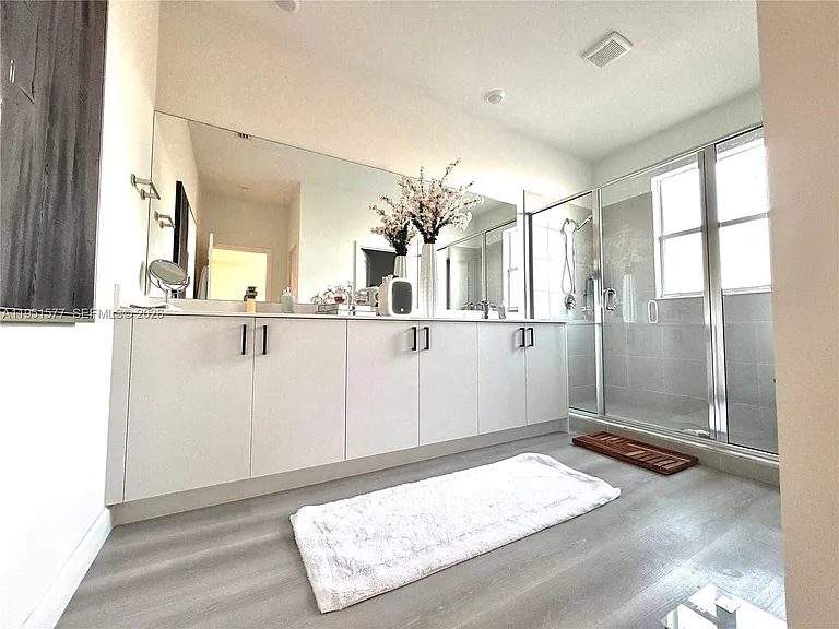 2661 SE 24th Ct — Photo 27