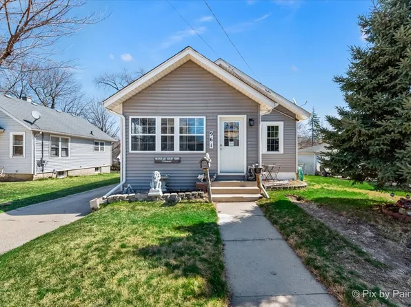 961 Saint Charles St, Elgin, IL 60120