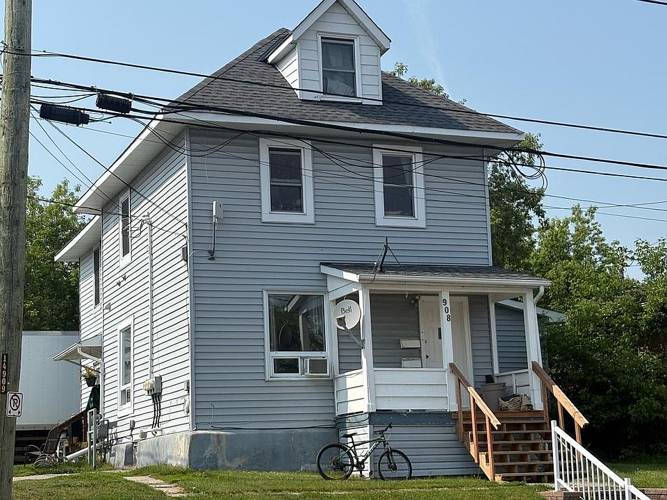 1st image of 106 4th Ave W