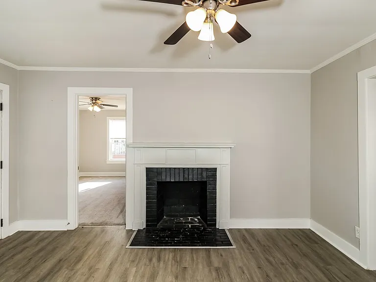 572091_018_living_room_13157154.jpg