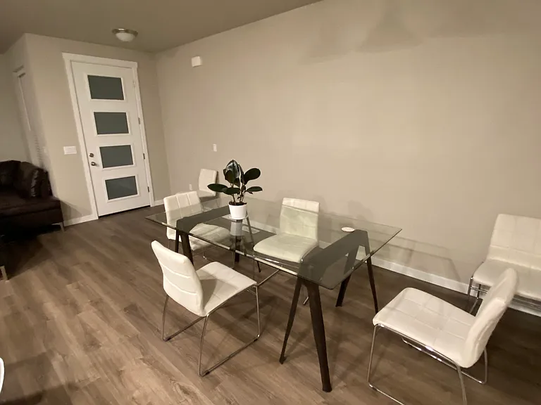 401 N Tessa Ln — Photo 2