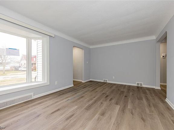 4th image of 3103 Tuxedo Ave