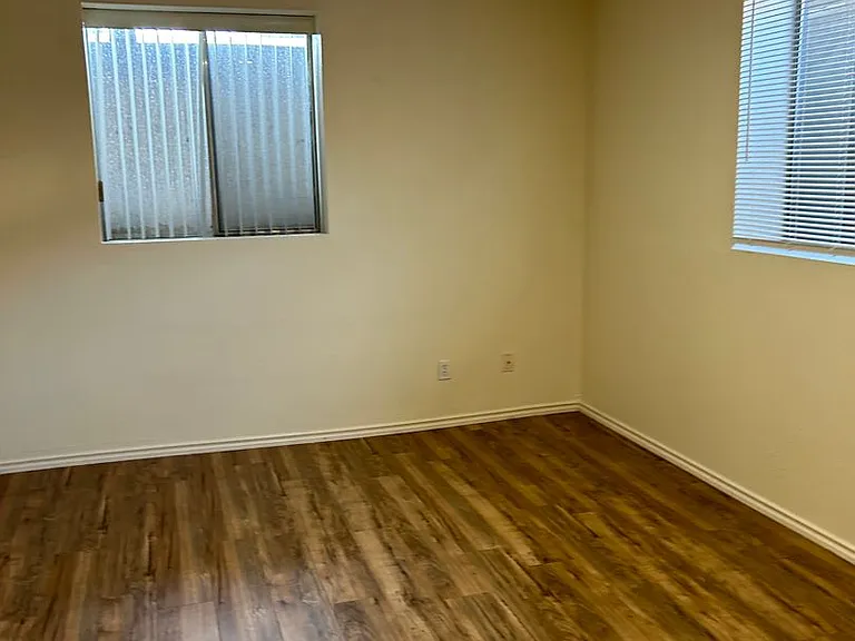 1415 W Yakima Ave — Photo 7