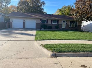 5512 Bay Meadows Rd, Omaha, NE 68127