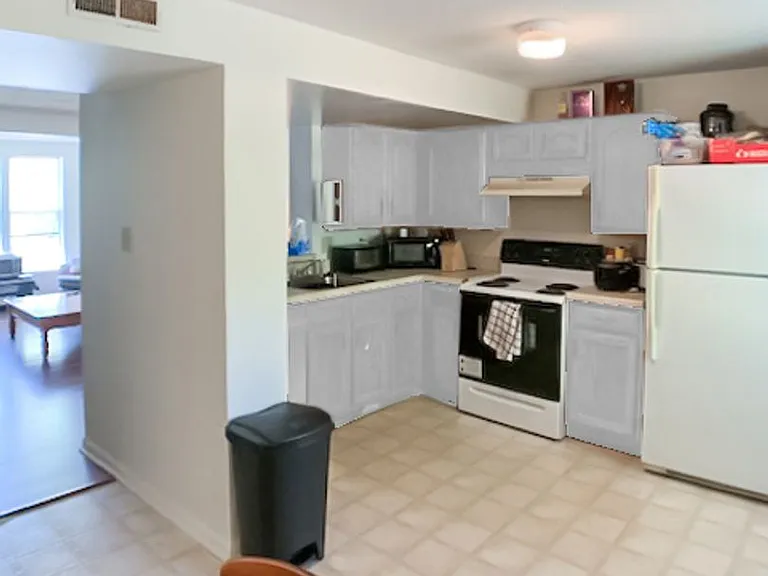 4210 Sterlingworth Dr — Photo 3