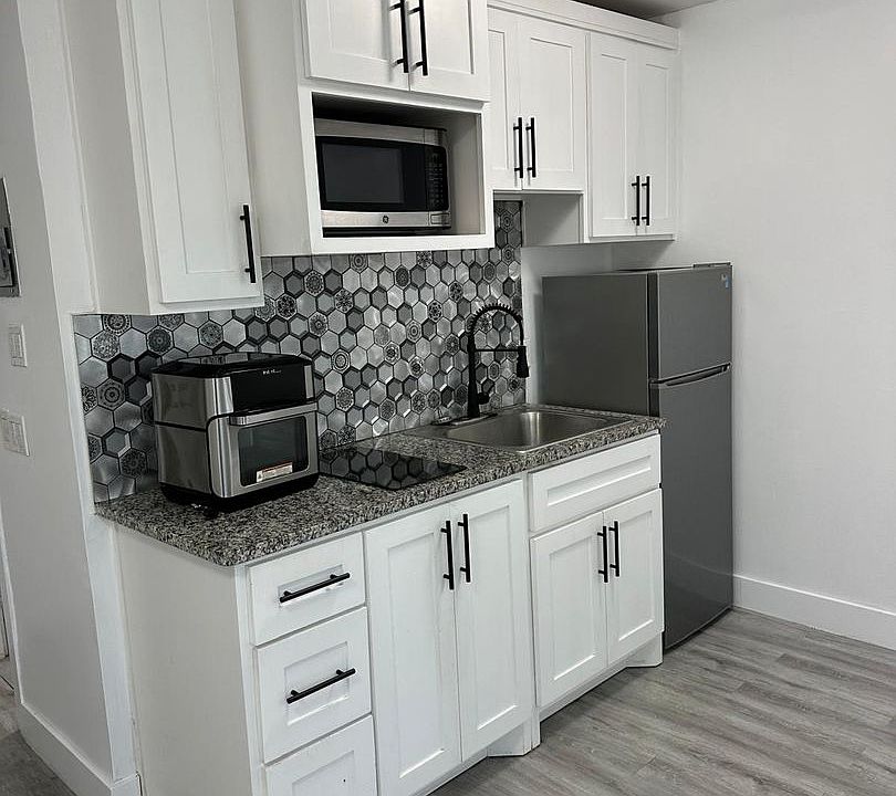1st image of 1639 Madison St #11A