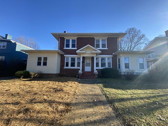 2nd image of 821 Pine St W