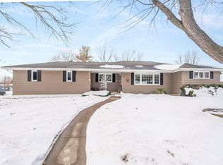 223 Highland Dr, Cedar Falls, IA 50613