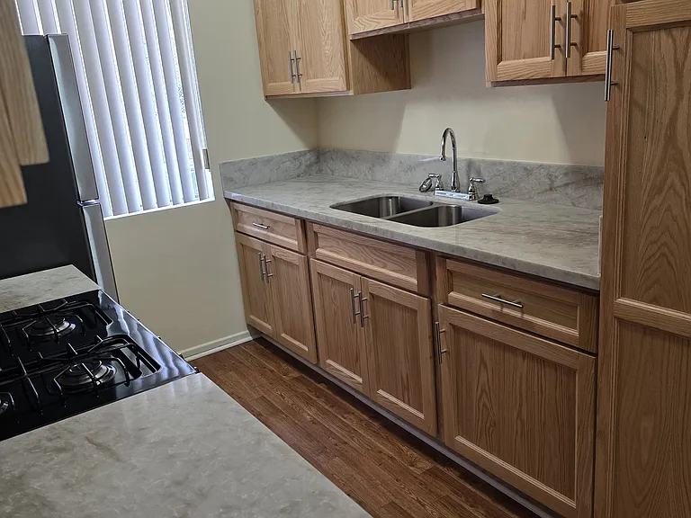 535 E Hazel St #6 — Photo 5