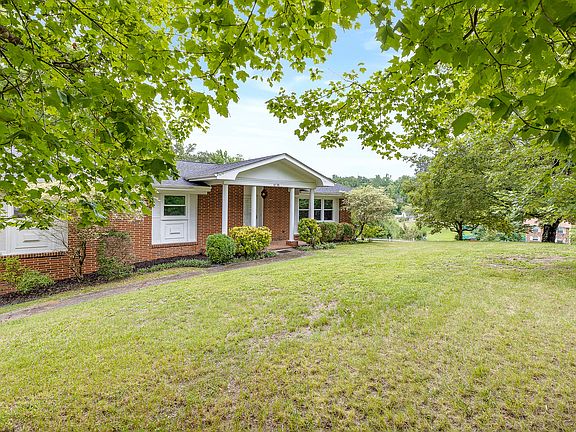 5th image of 5738 Garrett Dr