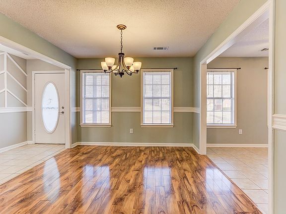 5th image of 175 Claire Dr