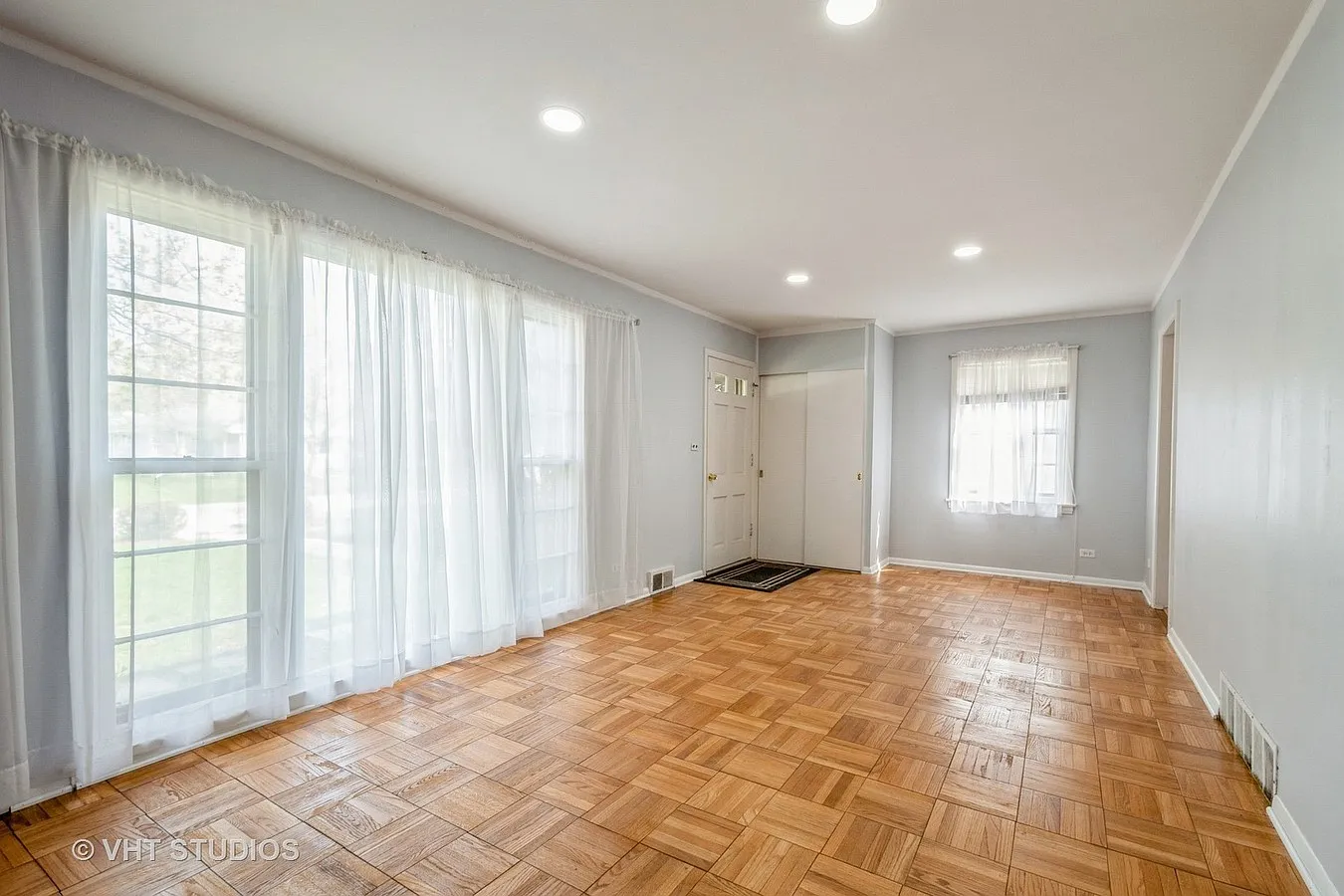 3 bed, 2.5 bath, 1747 sqft, $3,495 — Photo 3